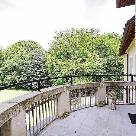Palac W Debinie Resort Krzeszkowice