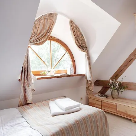 Palac W Debinie Resort