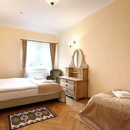 Palac W Debinie Krzeszkowice