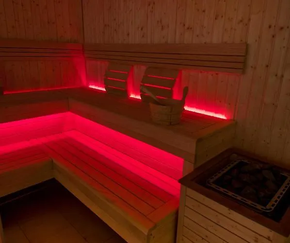 Palac W Debinie Resort