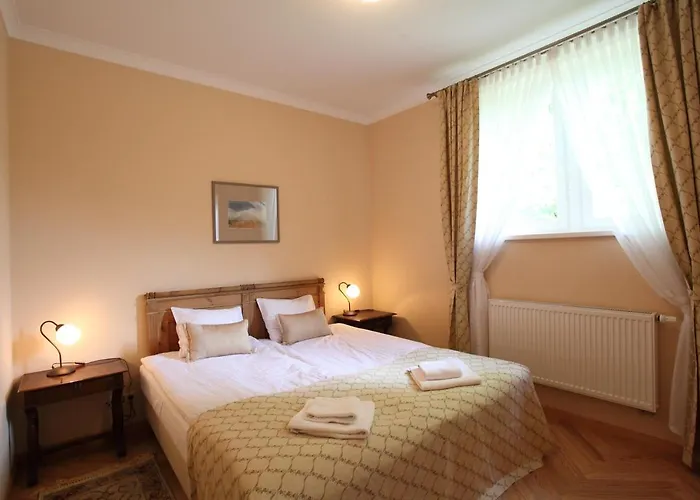 Resort Palac W Debinie *