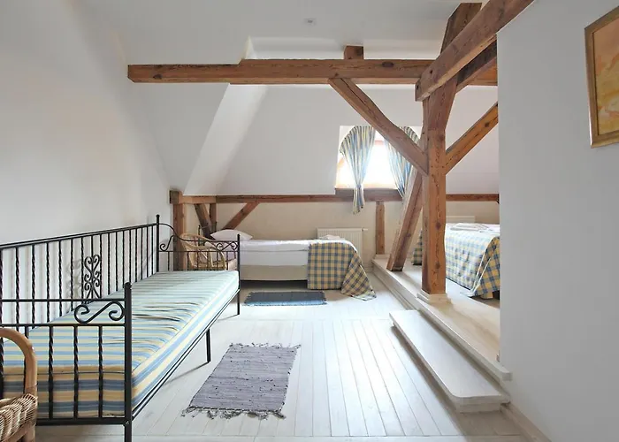 Resort Palac W Debinie