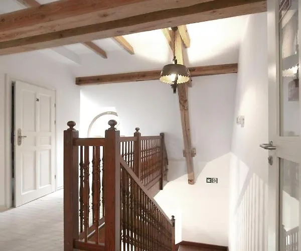 Resort Palac W Debinie