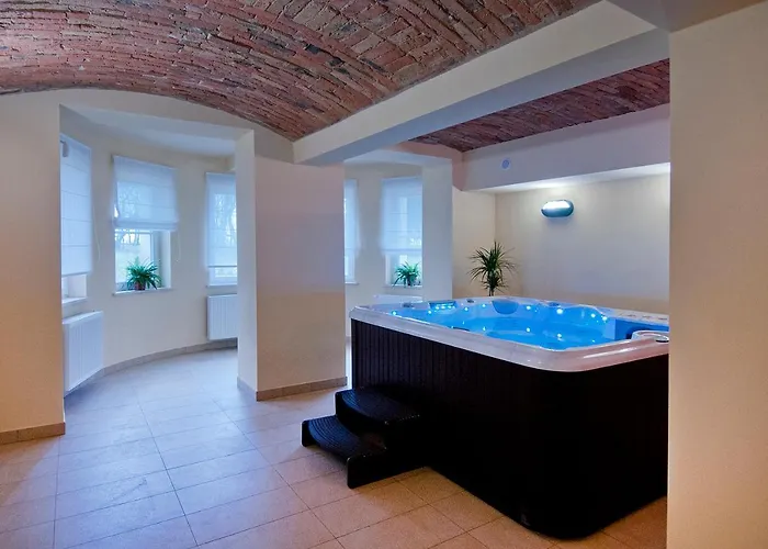 Palac W Debinie Resort