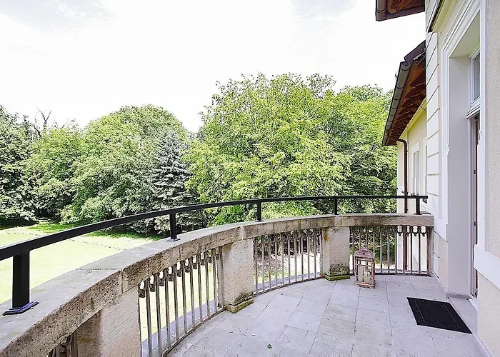 Palac W Debinie Resort Krzeszkowice