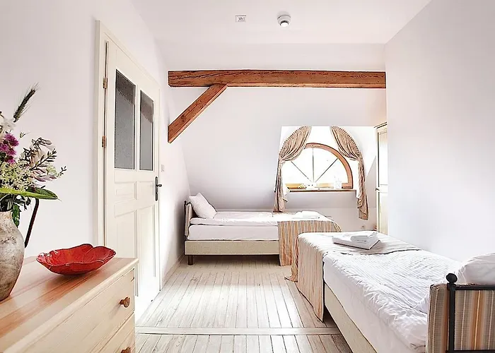 Resort Palac W Debinie