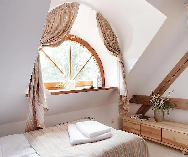 Palac W Debinie Resort