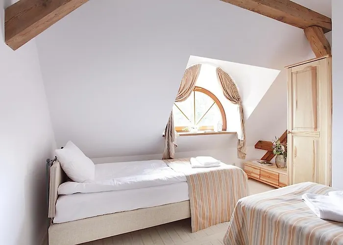 Resort Palac W Debinie